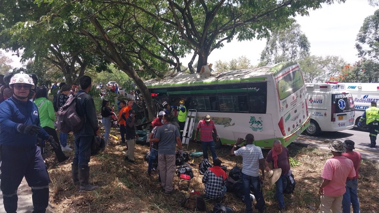 Grave accidente de tránsito en la vía Palmira-Amaime, en el Valle; hay varios heridos.