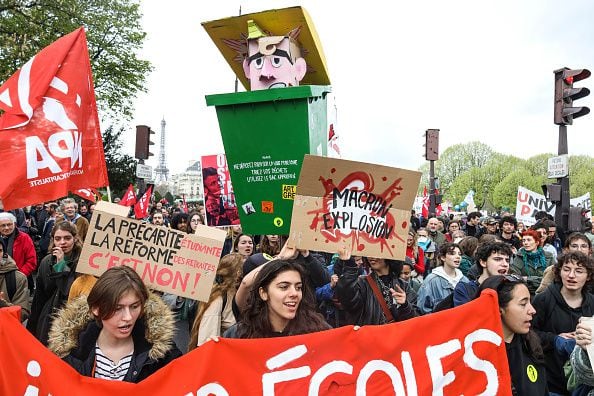 Protesta contra la reforma pensional de Macron, en París. Manifestantes salieron a marchar nuevamente el jueves 6 de abril.