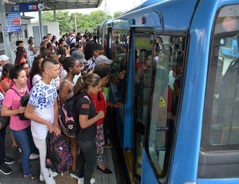 El presidente de Metrocali, Óscar Ortiz, sostuvo que está listo el cronograma para poner en marcha el plan de salvamento del sistema de transporte masivo, MÍO, amenazado hoy por una severa crisis estructural. Fotos Raúl Palacios / El País / 23 de Junio del 2023 Cali.