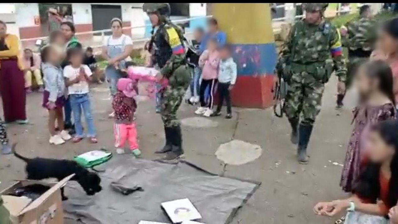Disidencias de las Farc adoctrinan niños en Antioquia.