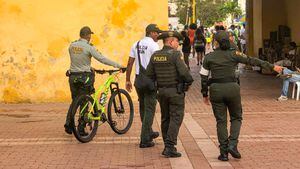 Despliegue de Policías Antinarcóticos y la Dijín en el centro histórico de Cartagena.