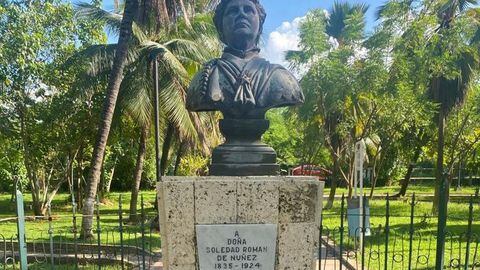 Busto de Soledad Román De Núñez