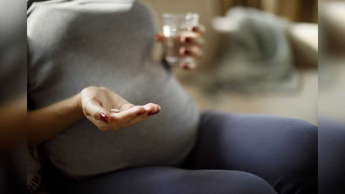 De acuerdo a estudios de científicos, la vitamina D está relacionada con la calidad del tejido ovárico y del endometrio y favorece la correcta implantación del embrión en el útero materno. Foto: Getty images.