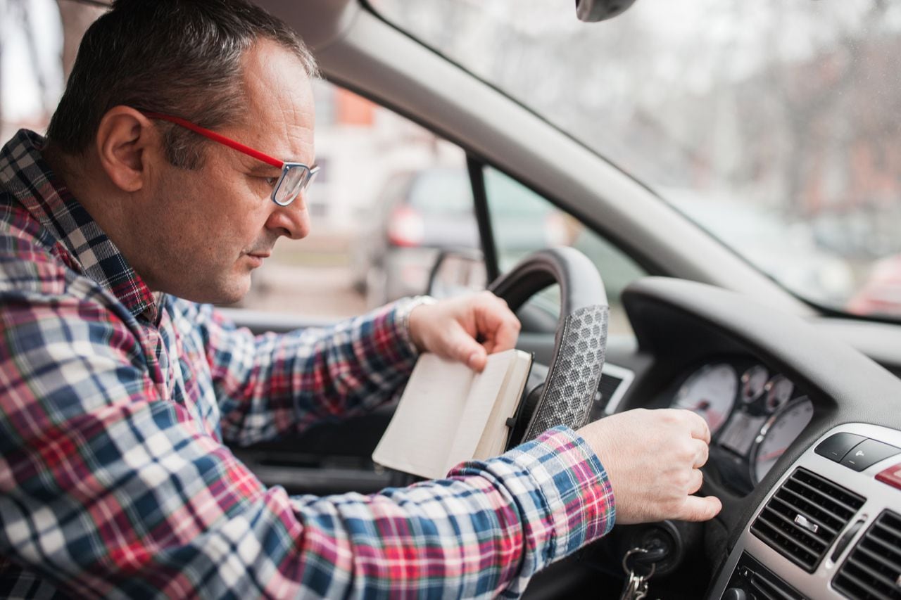 Los compradores de carros usados deben verificar el vehículo con cuidado para detectar que el kilometraje no sea alterado