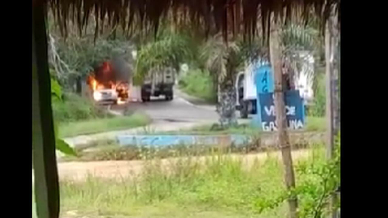Vehículos quemados por paro armado del Clan del Golfo en Bolívar.