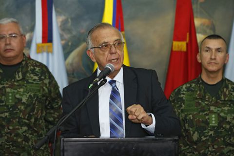 Ministro de la Defensa, Iván Velásquez, ordenó suspender los bombardeos en el país.
Bogota agosto 25 del 2022
Foto Guillermo Torres Reina / Semana