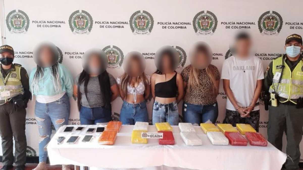 Mujeres en Barranquilla planeaban trasportar paquetes de droga hasta Bogotá.