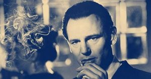 ‘Schindler's List’ (1993). Oskar Schindler, un empresario alemán, salvó la vida de alrededor de 1.100 judíos polacos durante la Segunda Guerra Mundial. La película de Steven Spielberg es un hito cinematográfico que enciende una pequeña luz a uno de los capítulos más oscuros de la historia humana. 