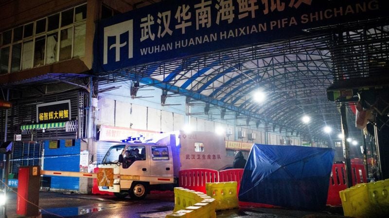 El mercado mayorista de mariscos de Huanan, en Wuhan, fue cerrado el 1 de enero de 2020.