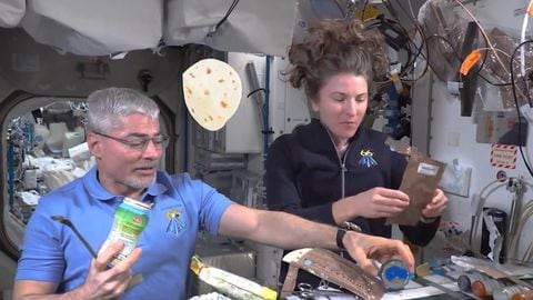 Un reconocido astronauta fue el encargado de explicar cómo funciona la alimentación en el espacio.