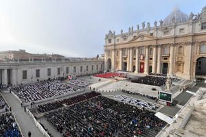 Una vista general durante el funeral del ex Papa Benedicto en la Plaza de San Pedro en el Vaticano, 5 de enero de 2023. 