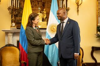 El canciller resaltó la importancia de afianzar los vínculos entre Colombia  Argentina.