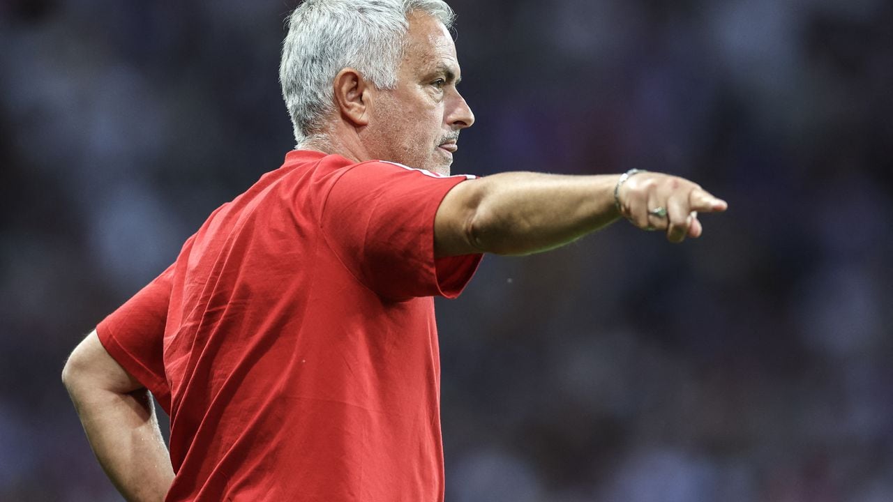 José Mourinho, entrenador de la Roma, equipo que quiso contar con Duván Zapata en sus filas