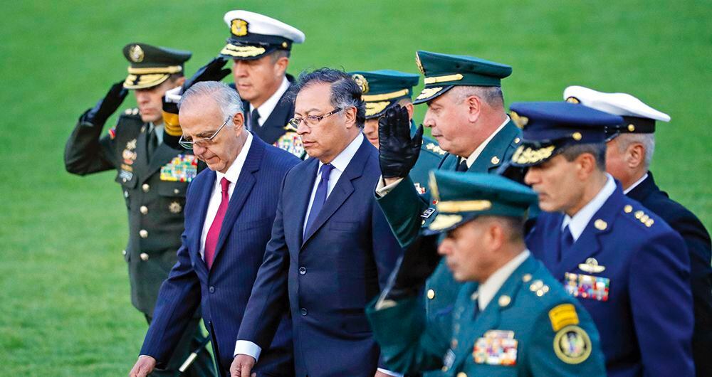 El ministro de Defensa y el presidente recibieron recomendaciones de la cúpula militar para que el proceso salga bien.