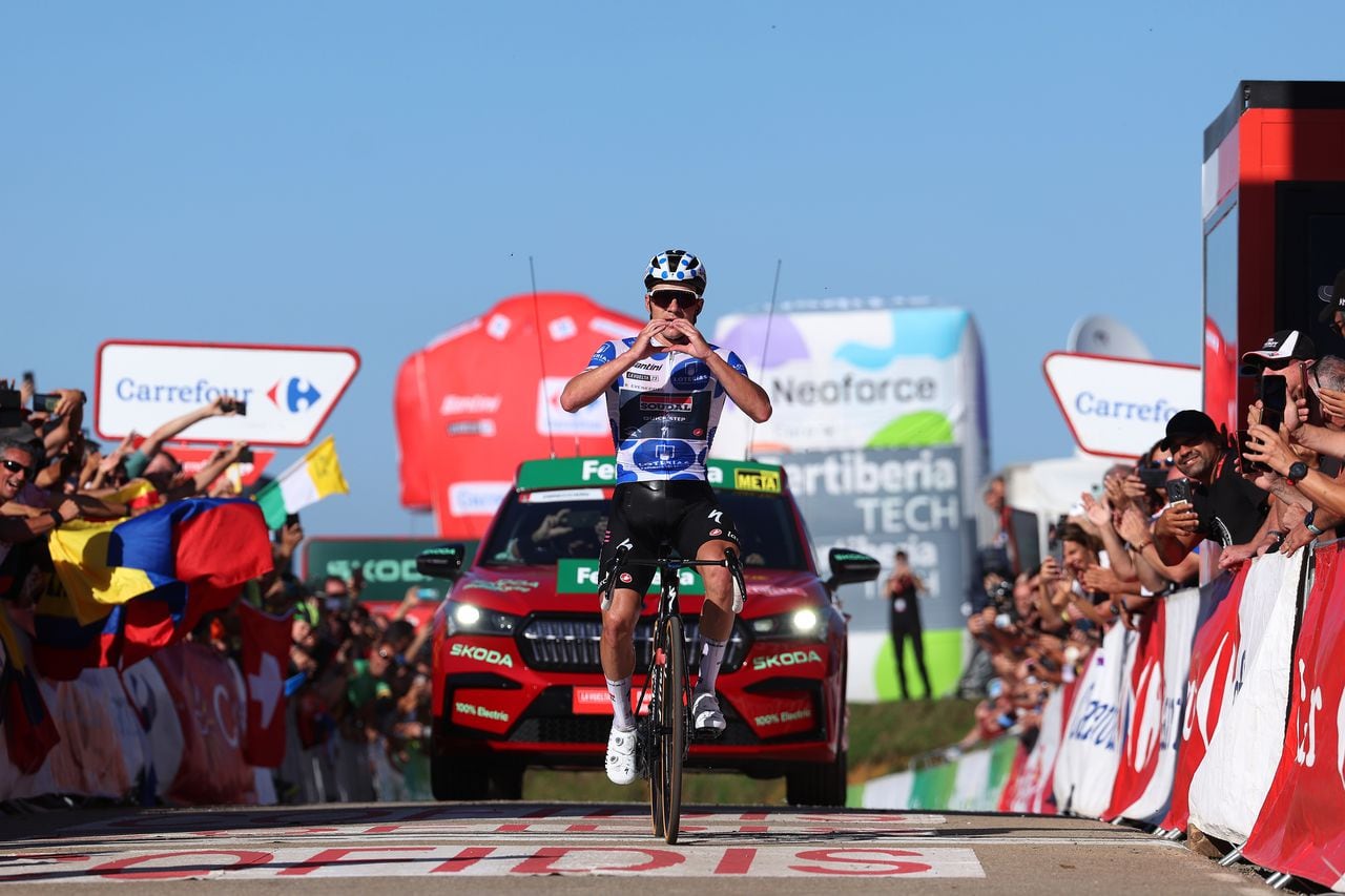 LA-CRUZ-DE-LINARES, SPAIN - SEPTEMBER 14: Remco Evenepoel of Belgium and Team Soudal - Quick Step - Polka dot Mountain Jersey celebrates at finish line as stage winner during the 78th Tour of Spain 2023, Stage 18 a 178.9km stage from Pola de Allande to La Cruz de Linares 840m / #UCIWT / on September 14, 2023 in La Cruz de Linares, Spain. (Photo by Alexander Hassenstein/Getty Images)