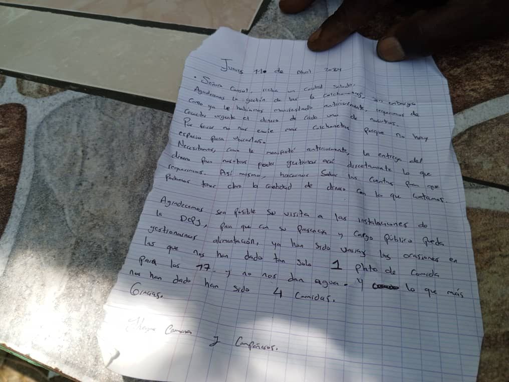 Carta en la que preso colombiano en Haití asegura que deben compartir un plato de comida entre los 17.