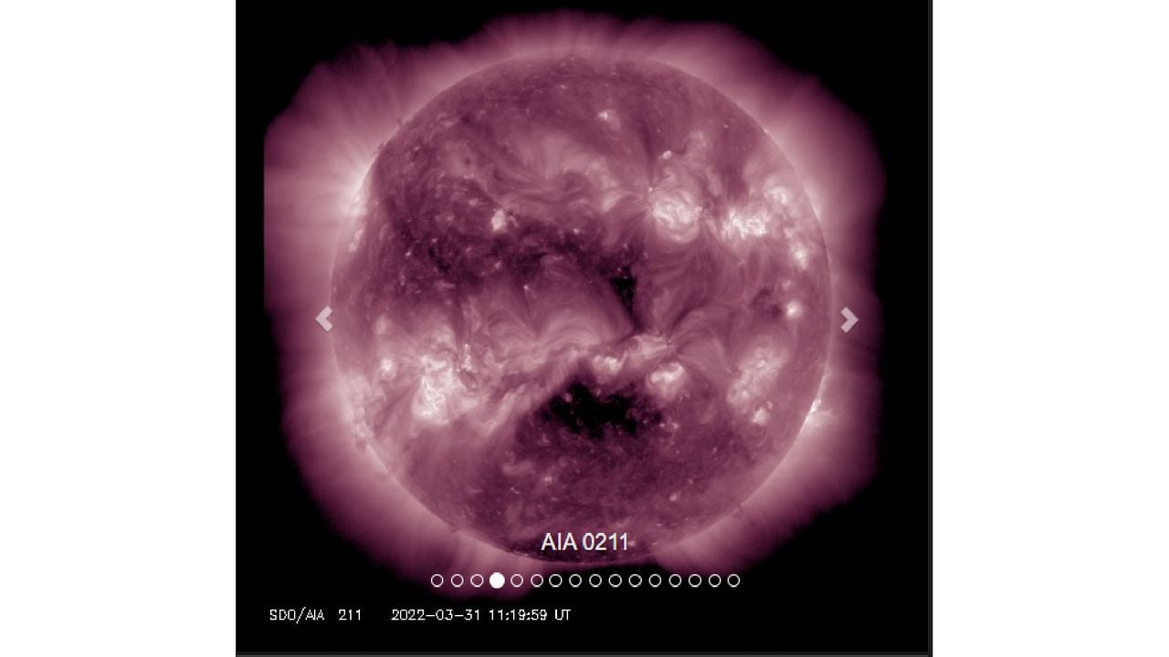Sol  AIA 0211 Foto: Tomada de Solar Dynaimcs Observatory