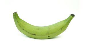 El plátano contiene vitaminas del complejo B y minerales como el calcio y el magnesio. Foto: Getty images.