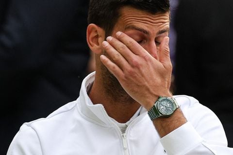 Novak Djokovic tras perder la final de Wimbledon 2023.
