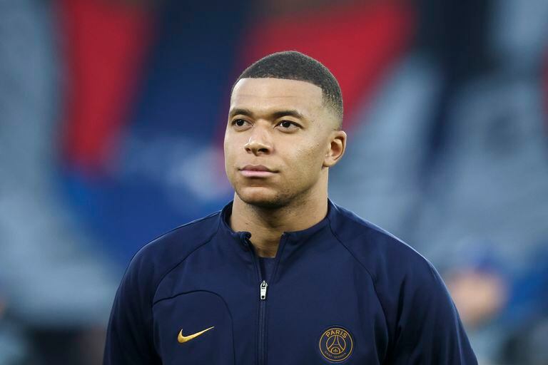 PARIS, FRANCE - MAY 7: Kylian Mbappe #7 of Paris Saint-Germain looks on before the UEFA Champions League semi-final second leg match between Paris Saint-Germain and Borussia Dortmund at Parc des Princes on May 7, 2024 in Paris, France.(Photo by Catherine Steenkeste/Getty Images)