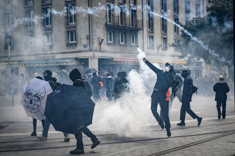 Protestas en Francia, 1 de mayo por reforma pensional. Foto: AFP