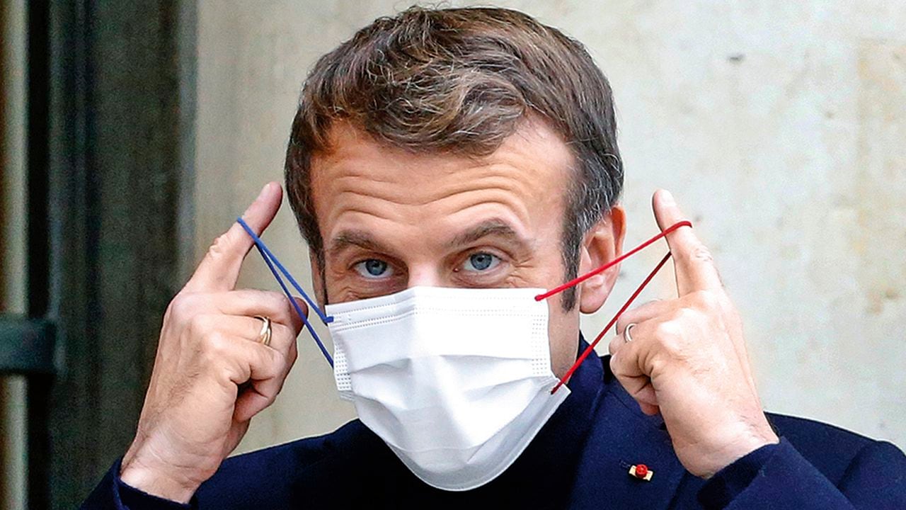  El comentario de Emmanuel Macron sobre su intención de hacerles la vida más dificil a los no vacunados provocó ira.  