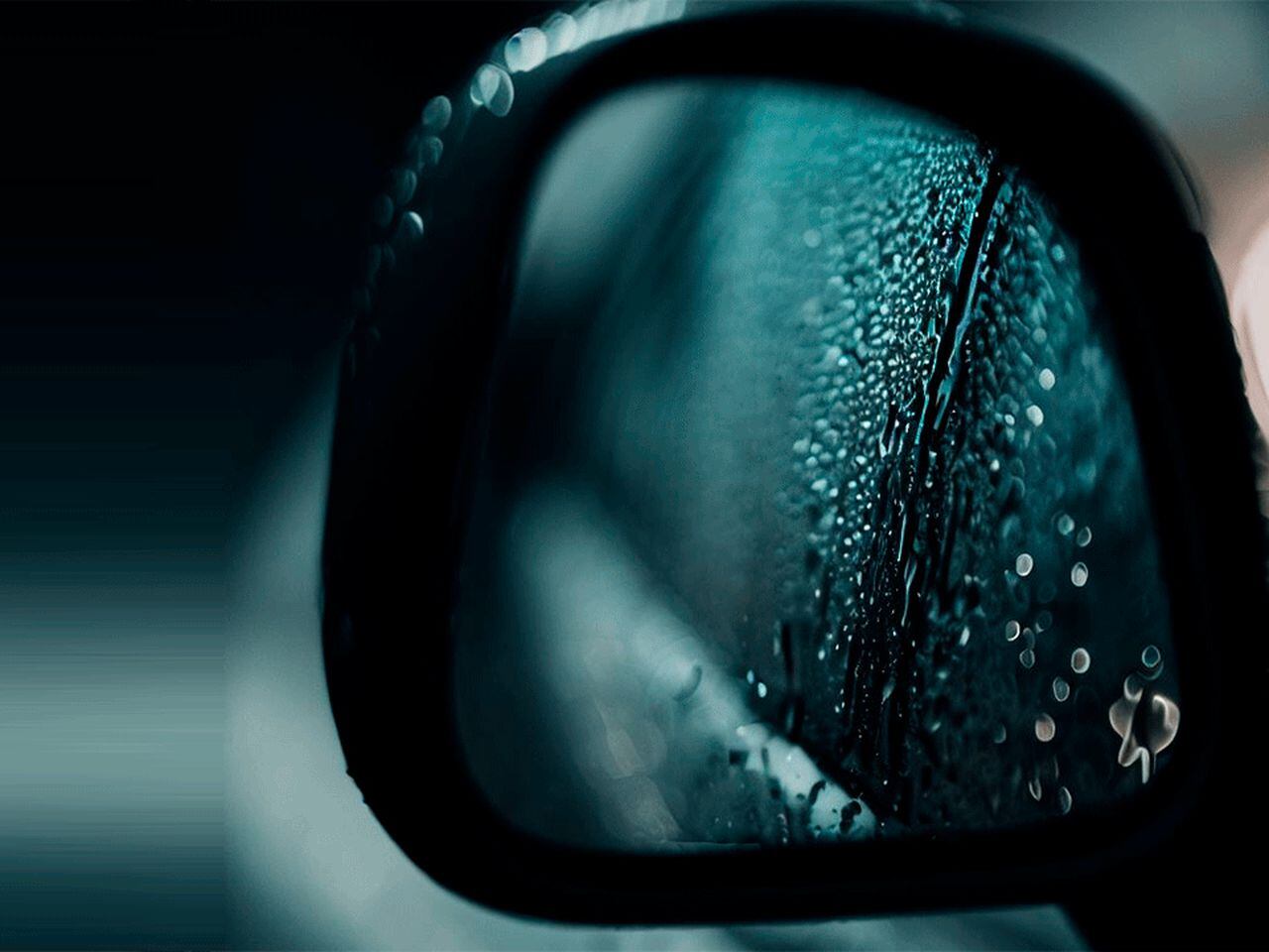 Descubre cómo mantener tus espejos retrovisores limpios y protegidos de la  lluvia con este truco casero