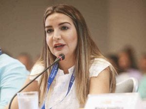  “Si en Bolívar invertimos en proyectos para mitigar el cambio climático, gastaríamos menos en reconstrucción por desastres”: Nadia Blel, senadora del Partido Conservador.
