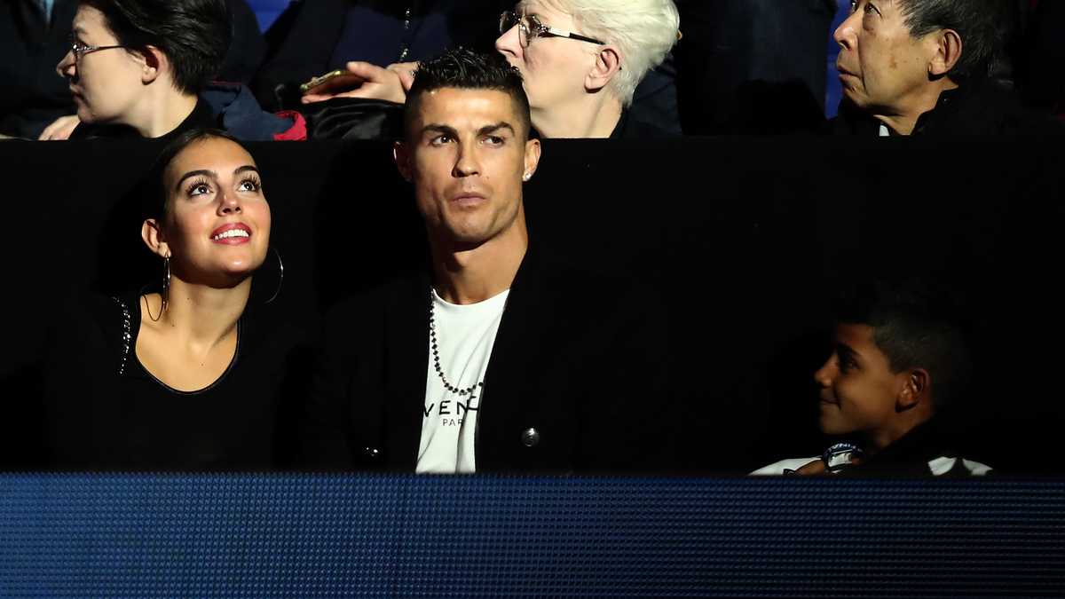 Cristiano Ronaldo y Georgina, su esposa juntos en un evento en Londrés