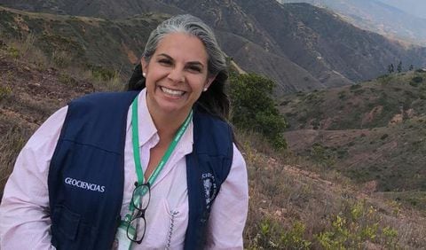 Clemencia Gómez es la primera mujer latinoamericana en recibir el Premio al educador inspirador en Geociencias por parte de la Fundación de la Asociación Americana de Geólogos del Petróleo.