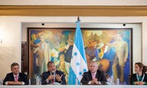 Polémica por visita de Rafael Correa a Honduras