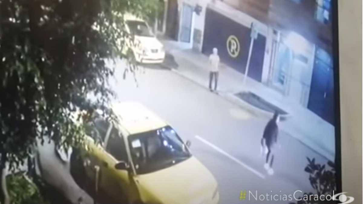 Video | Vehículo en contravía atropelló a una mujer en Medellín