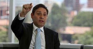 "Sería irresponsable tener un pulso político con el presidente": Mauricio Lizcano