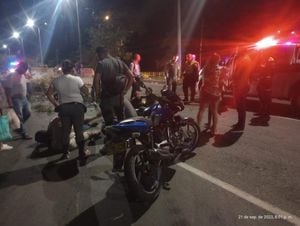 Un accidente de una motocicleta durante protestas en Barbosa, Antioquia.