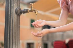 Se ofrece consejos prácticos para ayudar a los hogares colombianos a gestionar el agua de manera eficiente durante el fenómeno de El Niño.