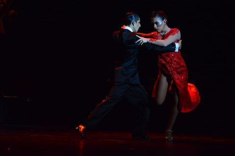 Los teatros Jorge Isaacs de Cali y Municipal de Buga se engalanarán para el cierre del año 2023 con el espectáculo “TANGO”, una producción y gira nacional que reúne 30 artistas en escena, un quinteto típico de tango, bailarines profesionales, cantantes argentinos y colombianos.