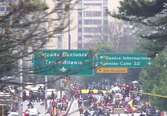 Los manifestantes se dirigen a la Plaza de Bolívar.