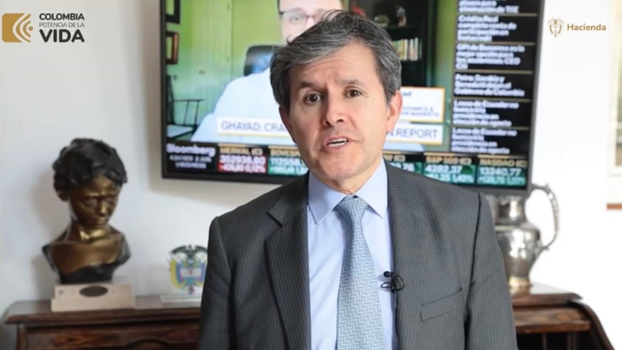 José Roberto Acosta director Nacional de Crédito Público y Tesoro Nacional del Ministerio de Hacienda