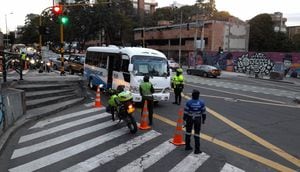 Reportan cierre en vía a La Calera por protestas