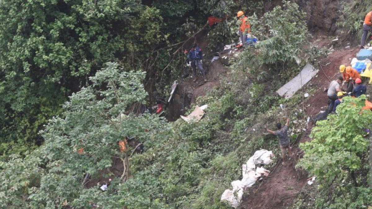 El accidente ocurrió la tarde del sábado 15 de mayo de 2022, cuando un bus volcó y rodó a un abismo de 100 metros a la altura del centro poblado de Pauca (imagen de referencia)