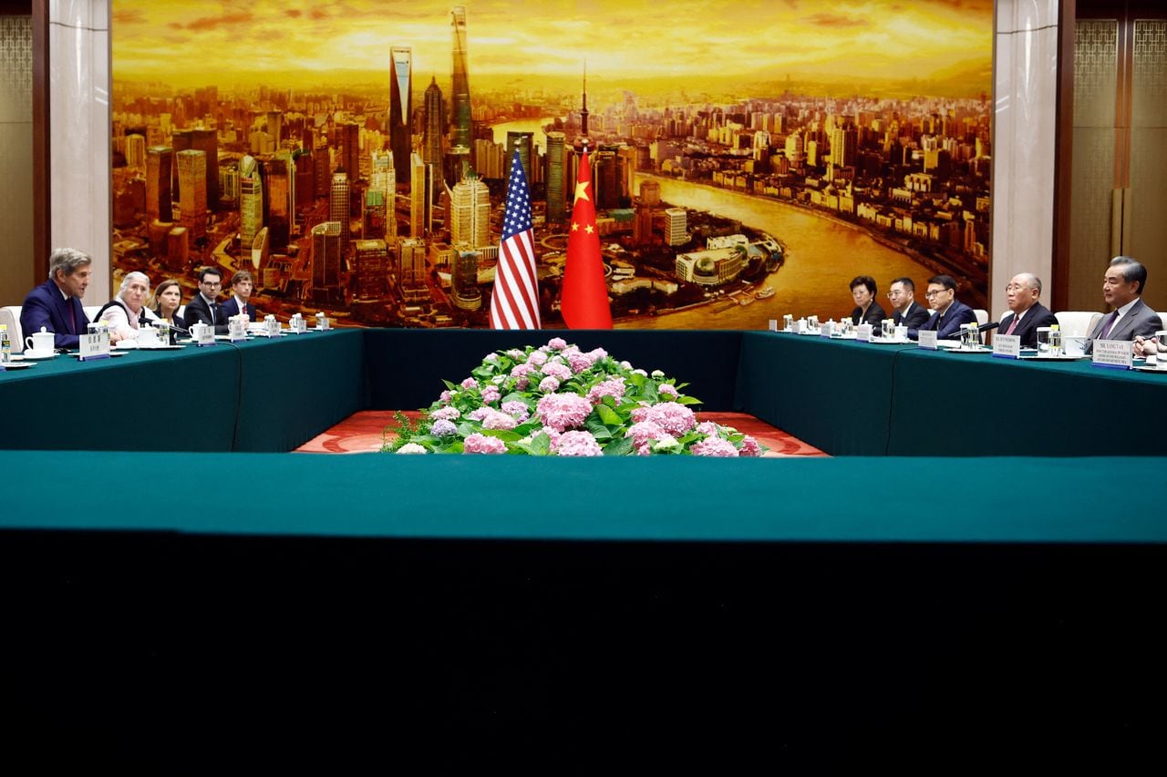 Kerry habla sobre el cambio climático con China