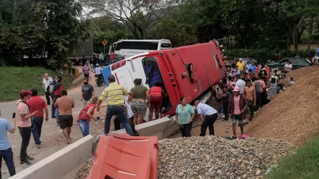 Un accidente de transito ocurrió este viernes 3 de diciembre en el sector conocido como La Colorada, en Melgar (Tolima).