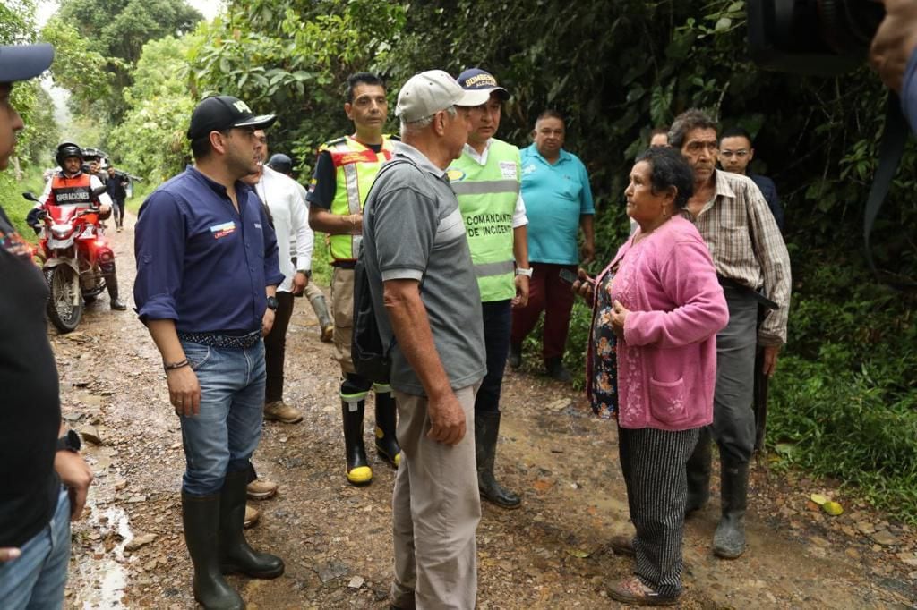 Gobernador de Cundinamarca, Nicolás García anuncia reubicación de familias afectadas por el inverno.