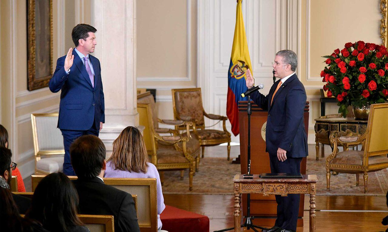 En octubre de 2019 el presidente Duque posesionó a Diego Molano como director del Departamento Administrativo de la Presidencia de la República