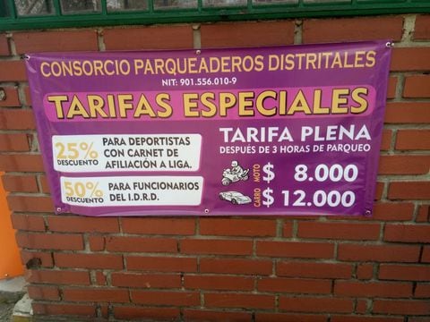 Desde la semana pasada se empezó a cobrar hasta $12.000 por tarifa plena en el parqueadero del complejo acuático Simón Bolívar.