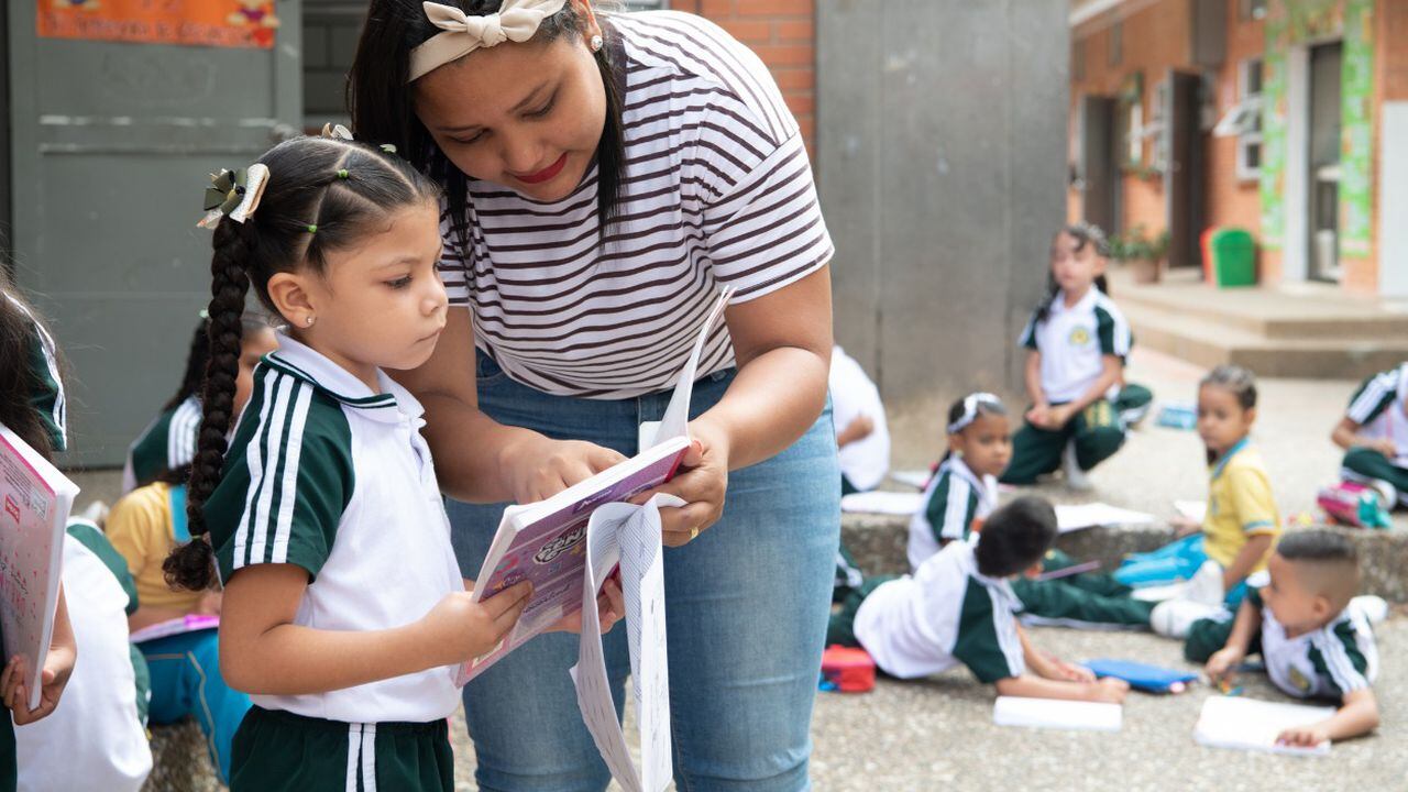 Con ‘Educación para el desarrollo’ se han remodelado más de 15 instituciones en los municipios de la región y, en alianza con la Fundación Angelitos de Luz, se desarrolló un programa de becas para garantizar educación bilingüe.