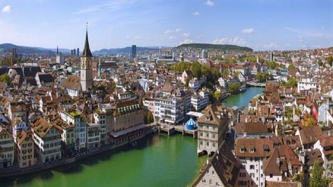Panorama de la ciudad de Zúrich, Suiza.