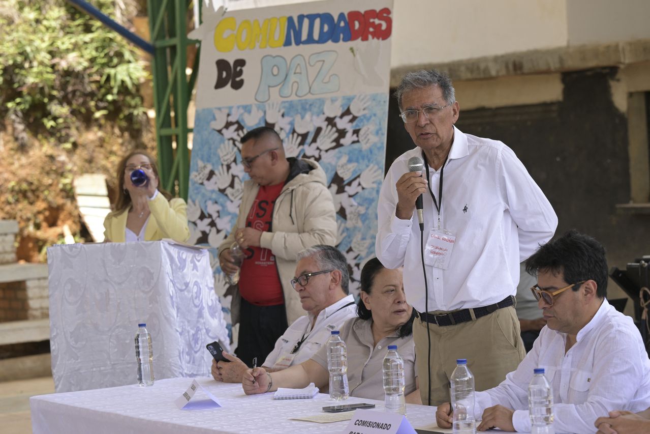 Camilo González Posso negociador del gobierno con las disidencias de las FARC