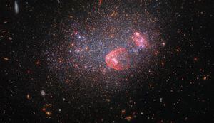 El telescopio Hubble anunció que había captado una galaxia similar a una brillante bola de nieve.