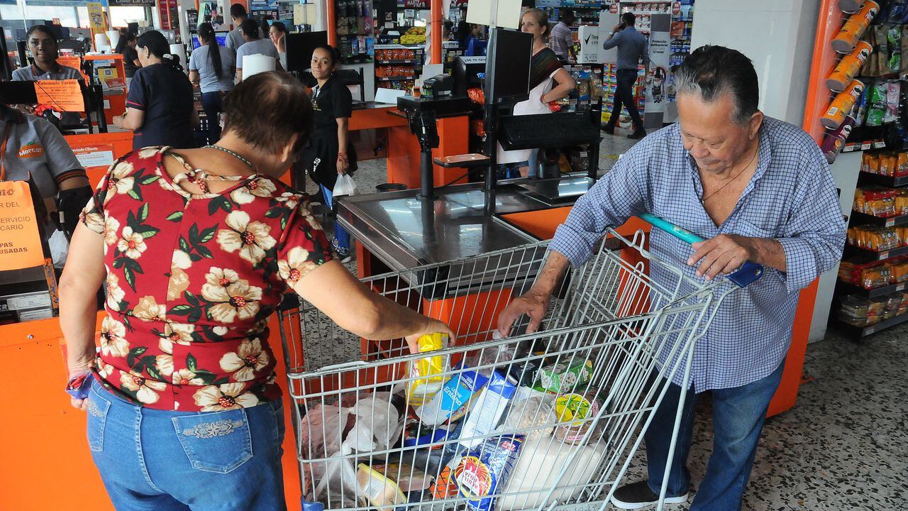 Cali: Cuanto cuesta mercar en Cali ?. Incremento de los precios en la galería y supermercados de la ciudad. Foto José L Guzmán. El País, sept  14-23